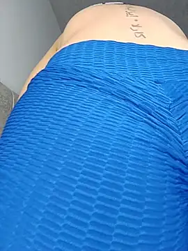 Snapshot of isabellaHill2 chatting on June 19, 3:44 am isabellaHill2 online show from June 19, 3:44 am