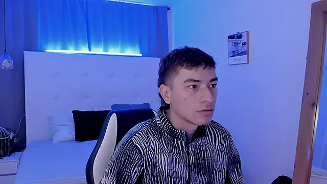 Thiago 2003  online show from April 18, 12:09 pm