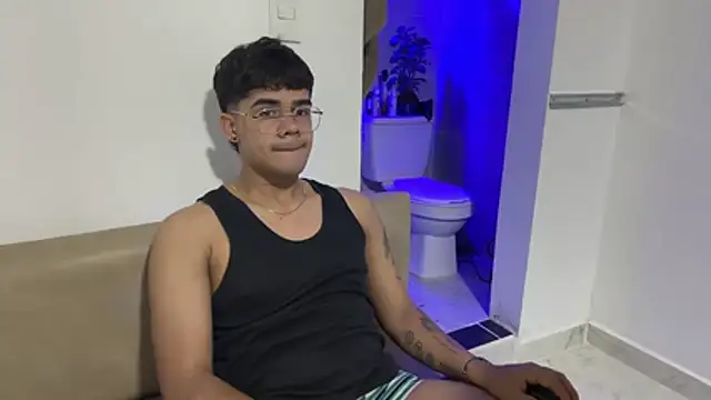 Snapshot of matiass_vegas chatting on April 8, 3:50 am matiass vegas online show from April 8, 3:50 am