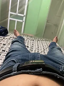 Snapshot of cutolamne chatting on March 27, 1:22 pm cutolamne online show from March 27, 1:22 pm