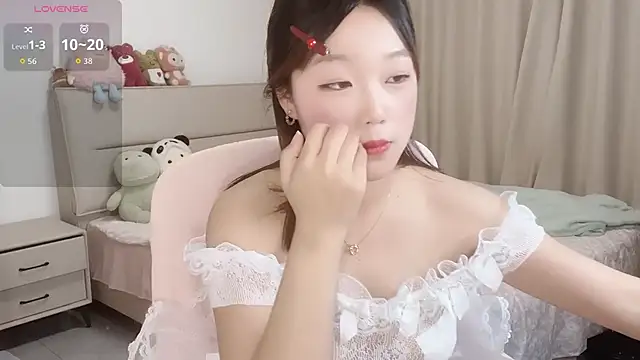 Sisi-000 online show from April 10, 2:44 pm