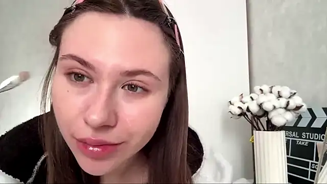 LeglessLoge online show from March 13, 7:04 am