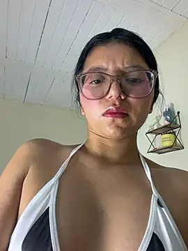 Snapshot of Zul_vaal chatting on May 26, 1:29 pm Zul vaal online show from May 26, 1:29 pm