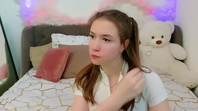 LeenMoonie online show from June 21, 4:20 pm