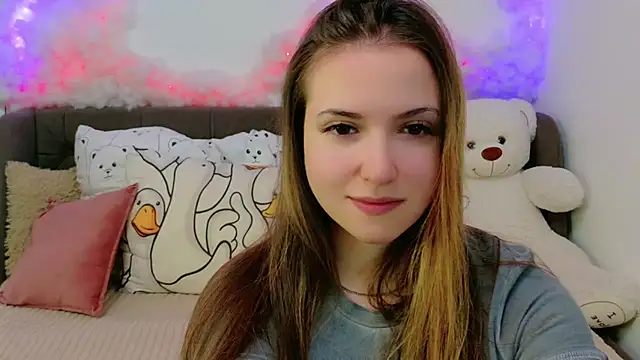 LeenMoonie online show from August 4, 5:26 pm
