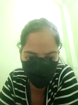 Snapshot of nidhiyadav00 chatting on April 13, 9:15 am nidhiyadav00 online show from April 13, 9:15 am