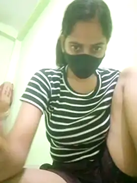 nidhiyadav00 online show from May 4, 6:37 pm