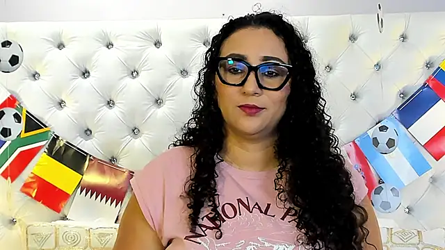 VaniaRouse online show from June 24, 2:16 pm