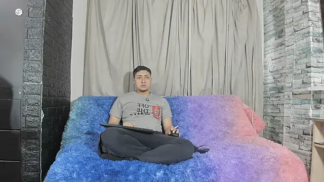 NoahAndBunny online show from April 28, 11:48 am