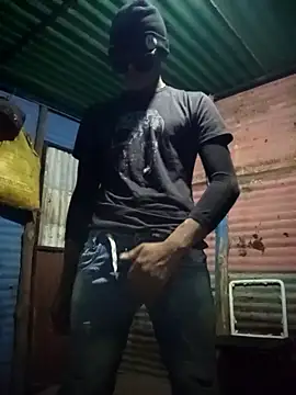 spittingpig1 online show from March 17, 7:23 am