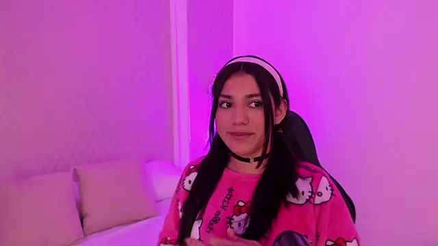 Snapshot of cristin_collins chatting on April 10, 8:02 pm cristin collins online show from April 10, 8:02 pm