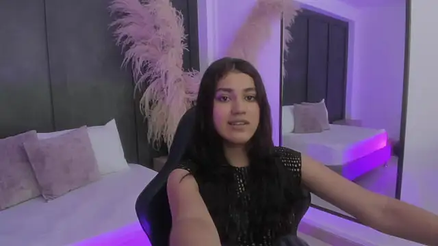 Snapshot of cristin_collins chatting on May 6, 8:58 pm cristin collins online show from May 6, 8:58 pm