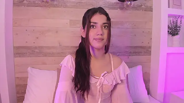 Snapshot of cristin_collins chatting on June 25, 2:44 am cristin collins online show from June 25, 2:44 am