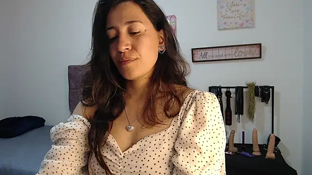 violeta scott online show from June 3, 2:33 pm