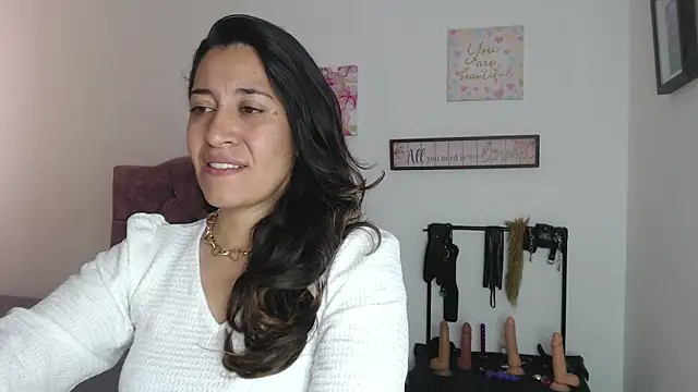 violeta scott online show from June 15, 2:30 pm