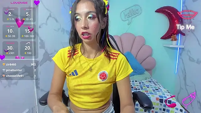 Snapshot of sandra_petite19 chatting on June 18, 9:36 am sandra petite19 online show from June 18, 9:36 am