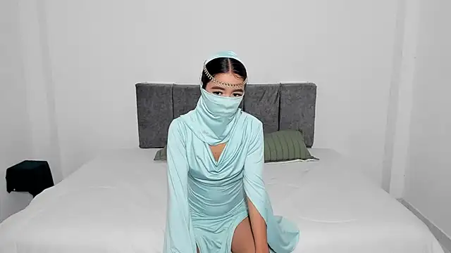 Zahra Bashir online show from March 18, 1:53 am