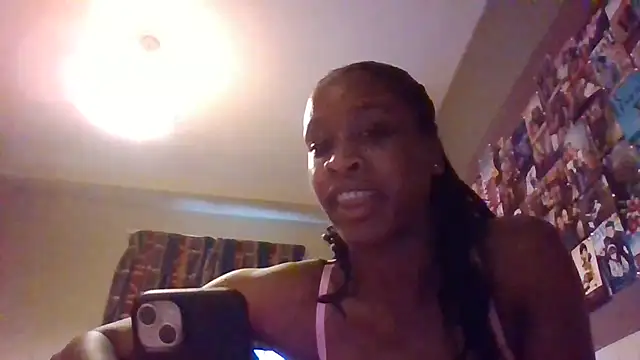 Snapshot of Halligirl chatting on May 8, 4:56 pm Halligirl online show from May 8, 4:56 pm