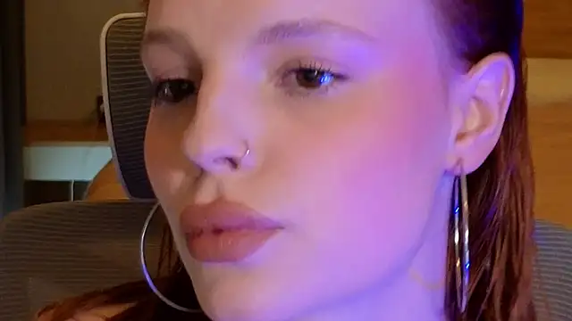 mollybossy online show from April 8, 7:30 am