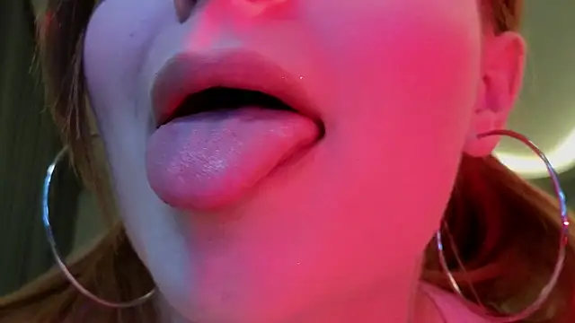 mollybossy online show from April 13, 12:21 pm