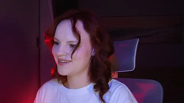 mollybossy online show from April 18, 5:39 pm