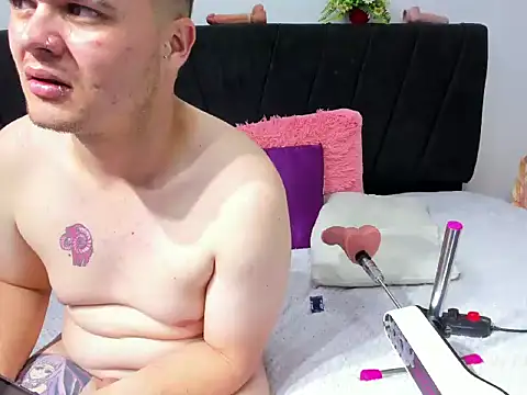 MAGUIRRE 2011 online show from March 20, 9:19 pm