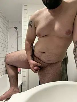 Snapshot of bigmillz32 chatting on March 23, 12:36 am bigmillz32 online show from March 23, 12:36 am