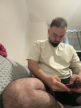 Snapshot of bigmillz32 chatting on March 28, 10:15 am bigmillz32 online show from March 28, 10:15 am