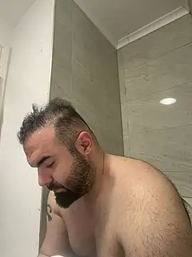 Snapshot of bigmillz32 chatting on April 2, 11:35 pm bigmillz32 online show from April 2, 11:35 pm