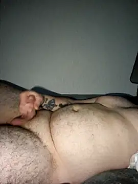 Snapshot of bigmillz32 chatting on April 5, 3:26 am bigmillz32 online show from April 5, 3:26 am