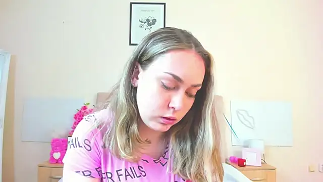 MelanieCuty online show from May 7, 5:24 am