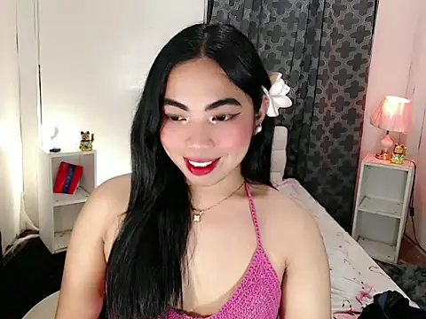 xLinda Walkerx online show from April 4, 7:55 pm