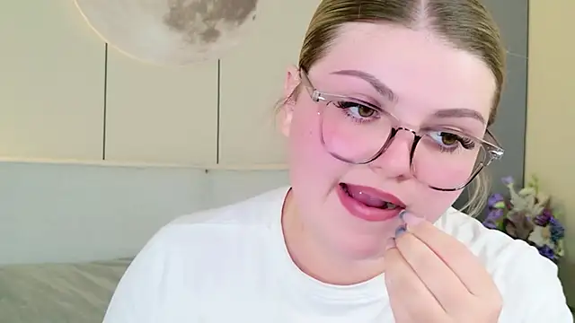 WendyPage online show from July 27, 3:52 pm