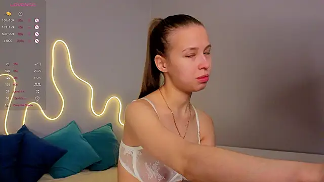 Emma dream  online show from July 13, 1:41 am