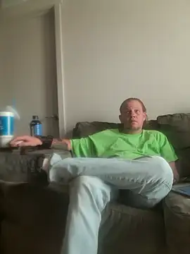 yourMasterisBored online show from April 25, 1:52 pm