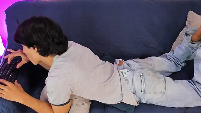 Cheys Mast online show from March 18, 6:44 pm