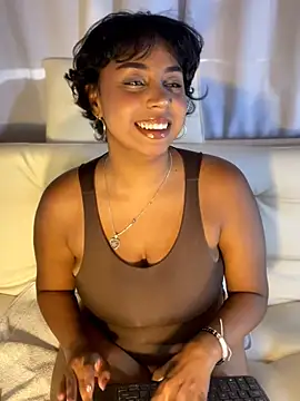 Snapshot of SamaraDesire chatting on July 9, 8:13 pm SamaraDesire online show from July 9, 8:13 pm