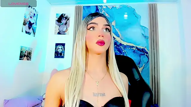 Snapshot of blonde_queen- chatting on April 14, 8:26 pm blonde queen- online show from April 14, 8:26 pm