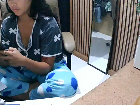 spicyren online show from March 22, 1:36 pm