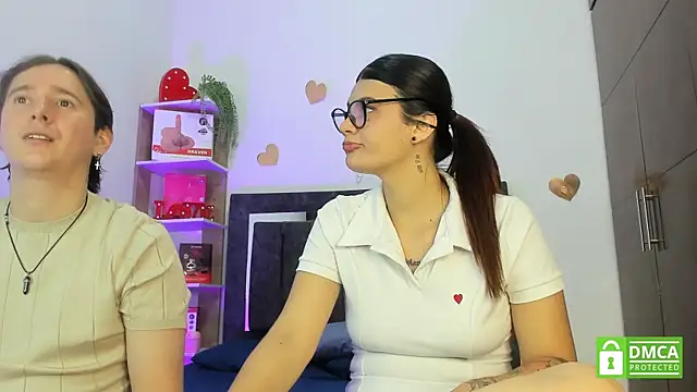 Mariana and Ronny online show from July 24, 9:24 pm