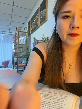 Xiaoxiao-y online show from May 5, 8:11 am