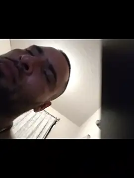 Snapshot of Relk130p chatting on March 22, 8:18 am Relk130p online show from March 22, 8:18 am