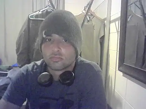 Snapshot of Relk130p chatting on June 15, 8:27 am Relk130p online show from June 15, 8:27 am