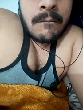 Snapshot of Decentlover67 chatting on April 6, 3:35 pm Decentlover67 online show from April 6, 3:35 pm