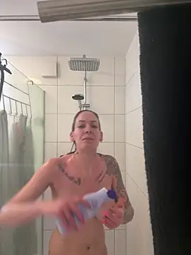 Snapshot of SweetChaosX chatting on March 14, 1:05 pm SweetChaosX online show from March 14, 1:05 pm