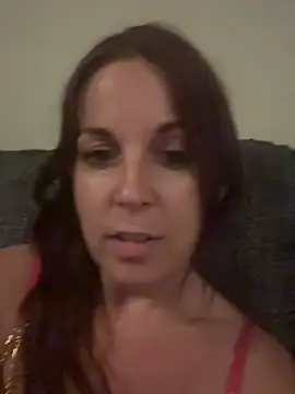 petitehotwife4u online show from July 9, 9:41 pm