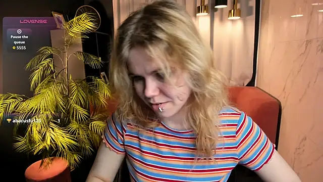ElizabethVane online show from June 14, 5:42 am