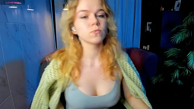 Snapshot of ElizabethVane chatting on August 5, 5:21 am ElizabethVane online show from August 5, 5:21 am