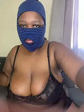 NaughtyGirl0000 online show from April 28, 6:07 am