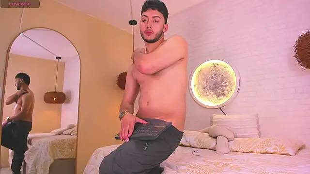 Snapshot of Dylan_vega01 chatting on March 14, 4:01 pm Dylan vega01 online show from March 14, 4:01 pm